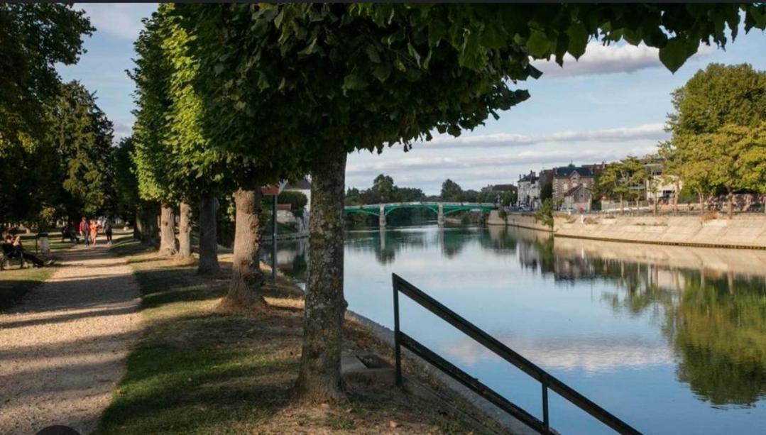 Studio Bord De Marne Jouarre Exterior foto